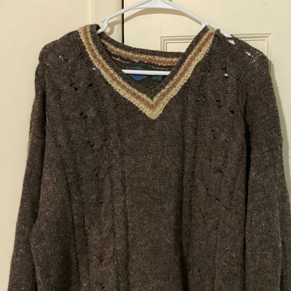 V neck cable knit sweater